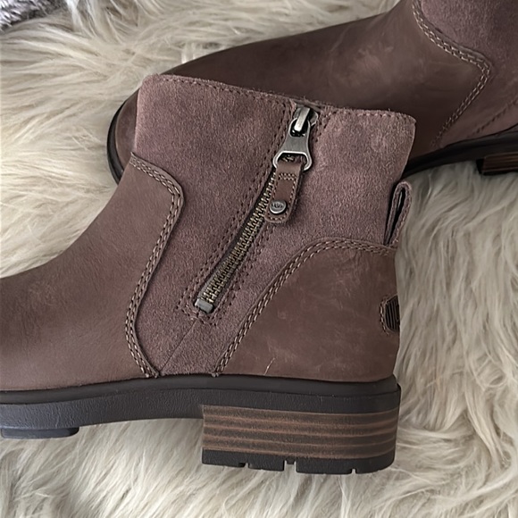 NEW UGG HARRISON ZIP - Picture 8 of 12